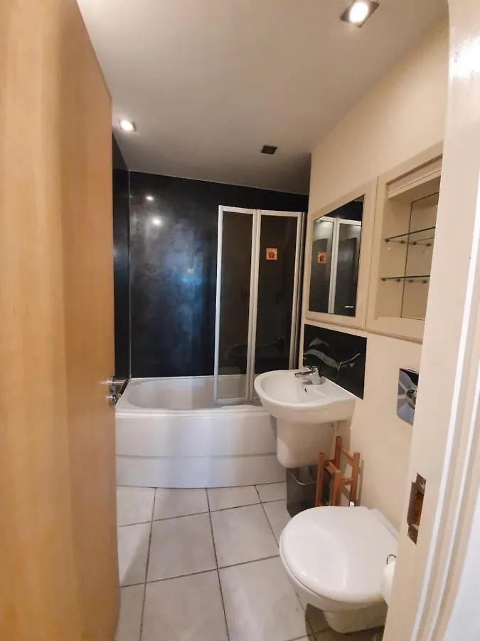 One Bed Stylish Apartment, Canary Wharf, London Apartment