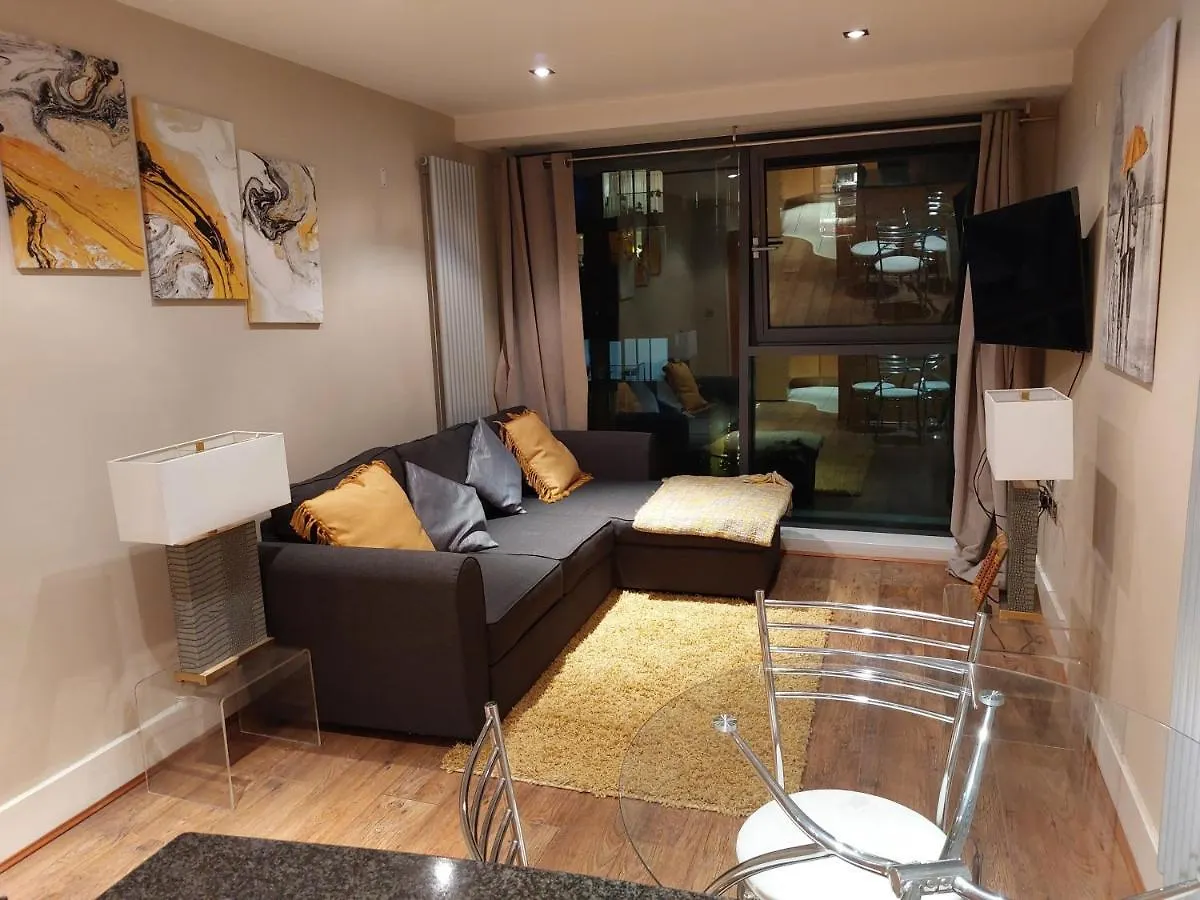 One Bed Stylish Apartment, Canary Wharf, London 0*,  United Kingdom