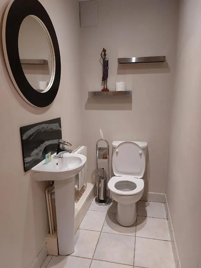 One Bed Stylish Apartment, Canary Wharf, London