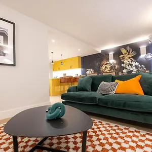 three-bedroom-apartments-near-spitalfields-market-and-tube-stn.cambridgehotelsuk.com/